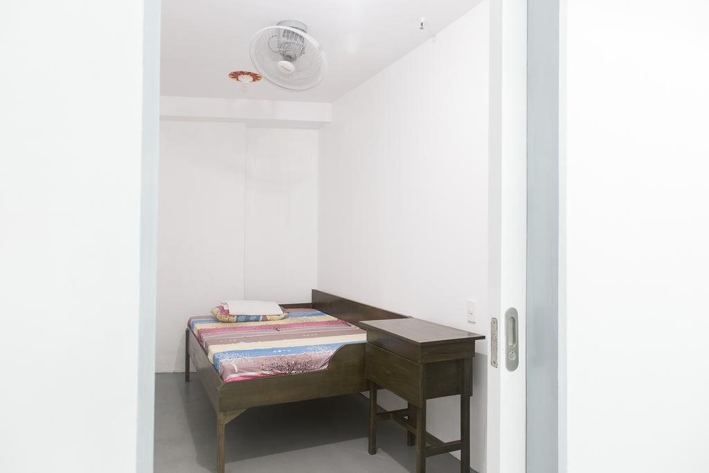 Lokal Hostel Макати Номер фото