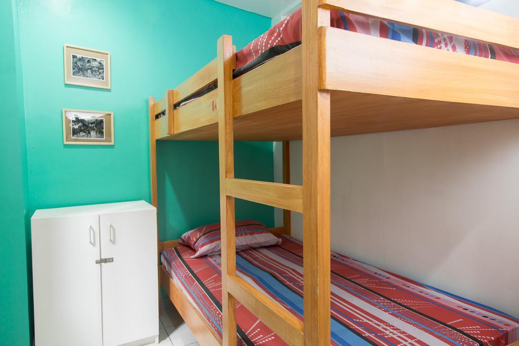 Lokal Hostel Макати Экстерьер фото