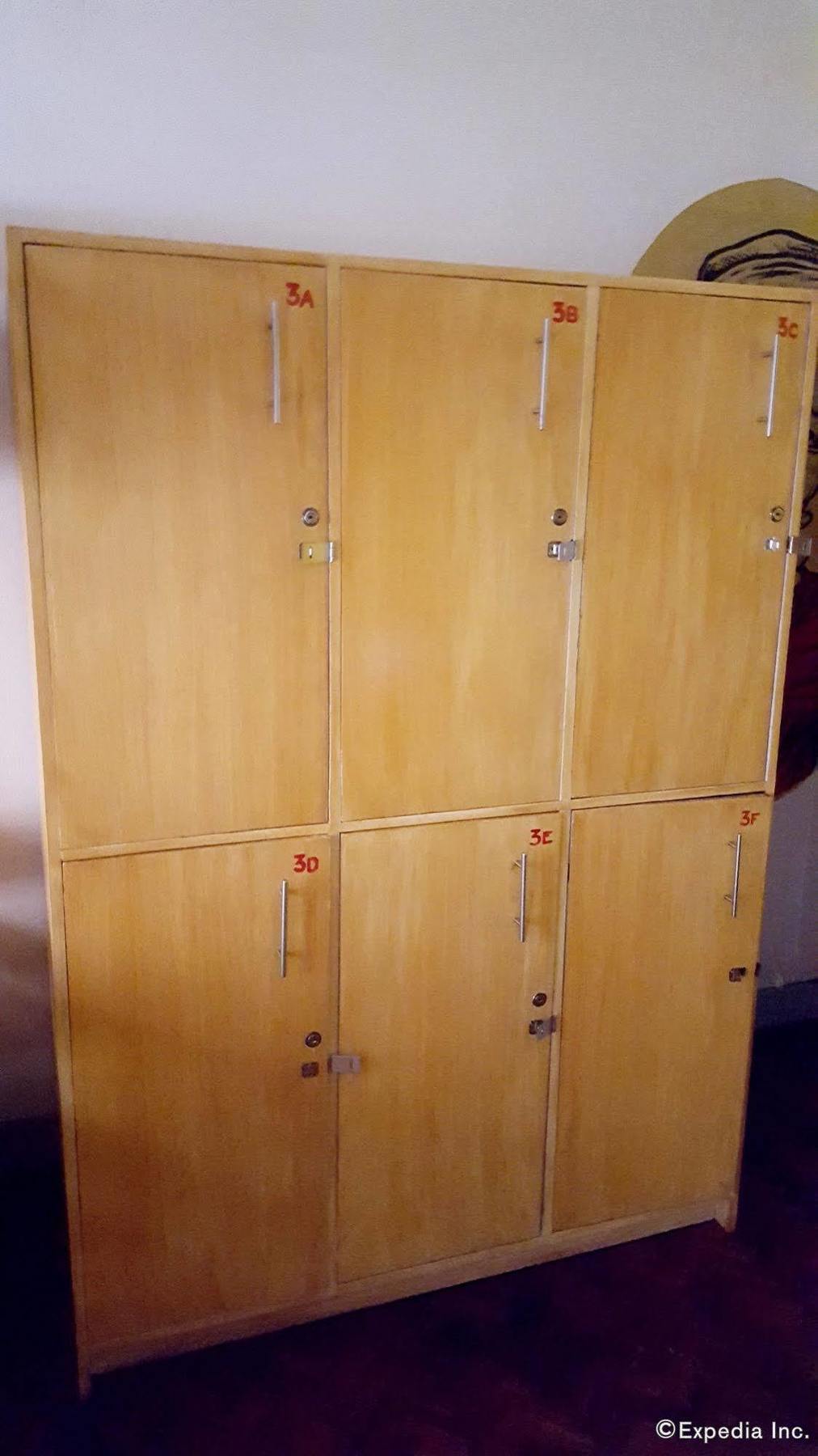 Lokal Hostel Макати Экстерьер фото