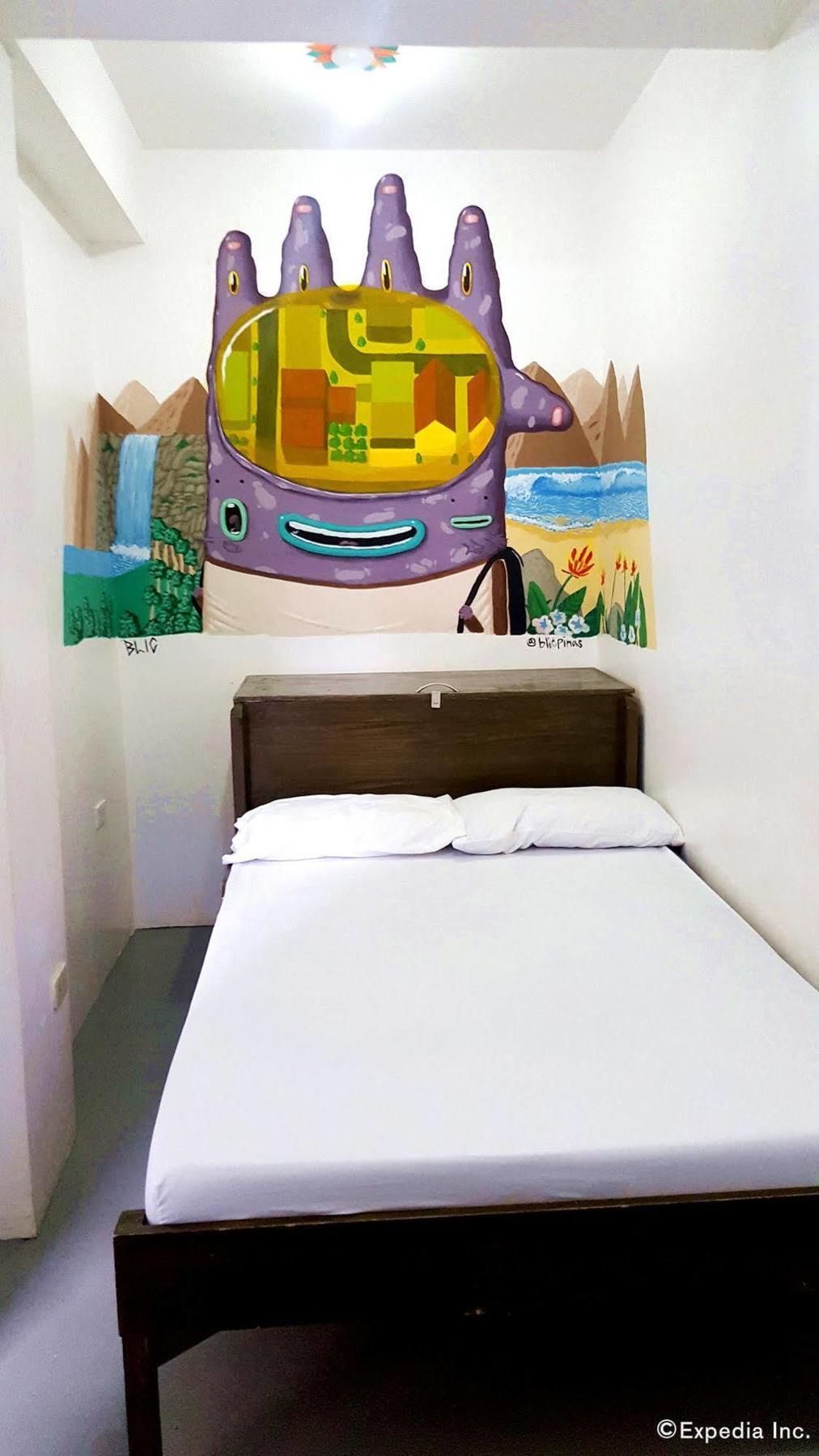 Lokal Hostel Макати Экстерьер фото