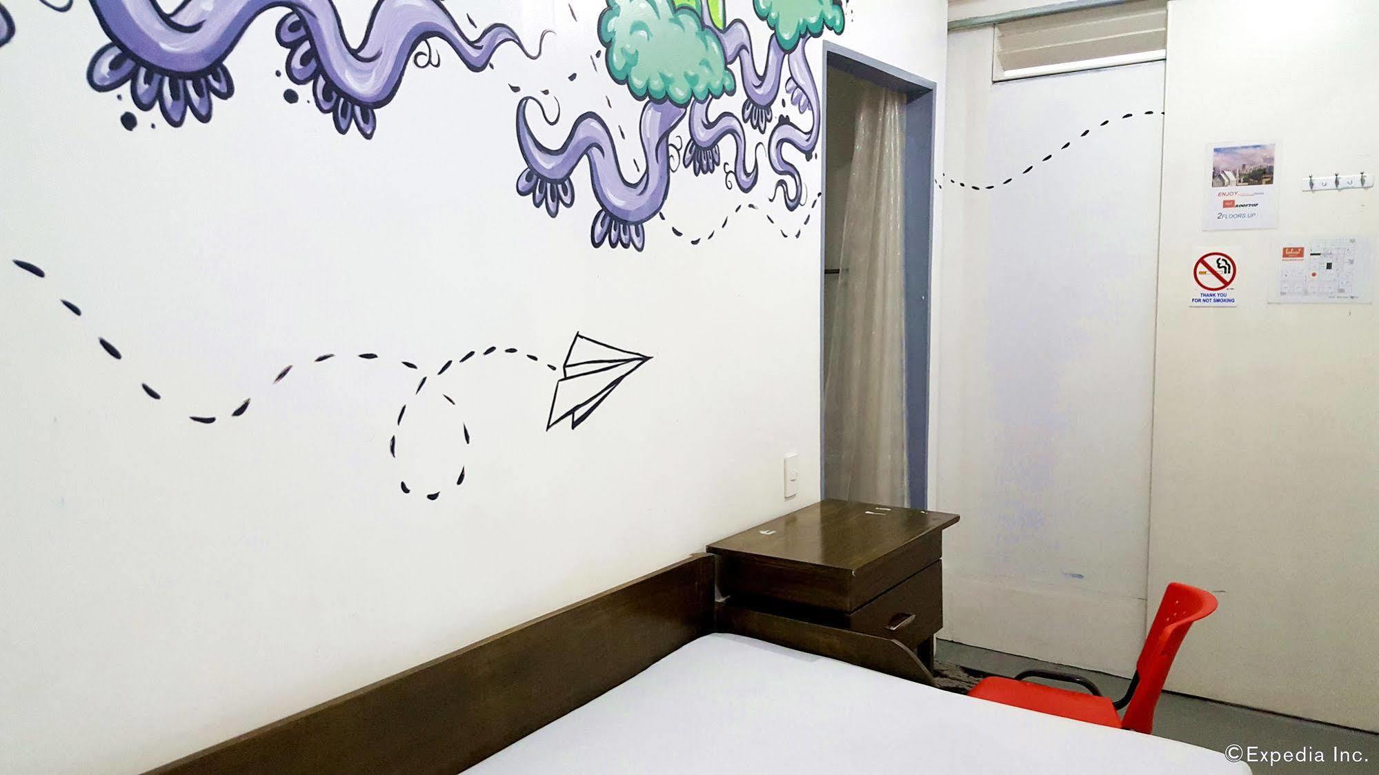 Lokal Hostel Макати Экстерьер фото